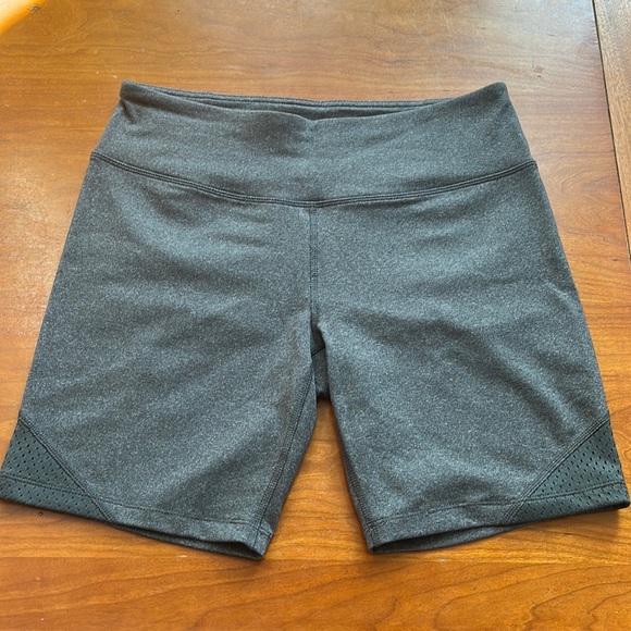 Tek Gear Shapewear Cycling/Bike Shorts with Mesh Sides in Gray. Women’s size M. - Picture 3 of 15
